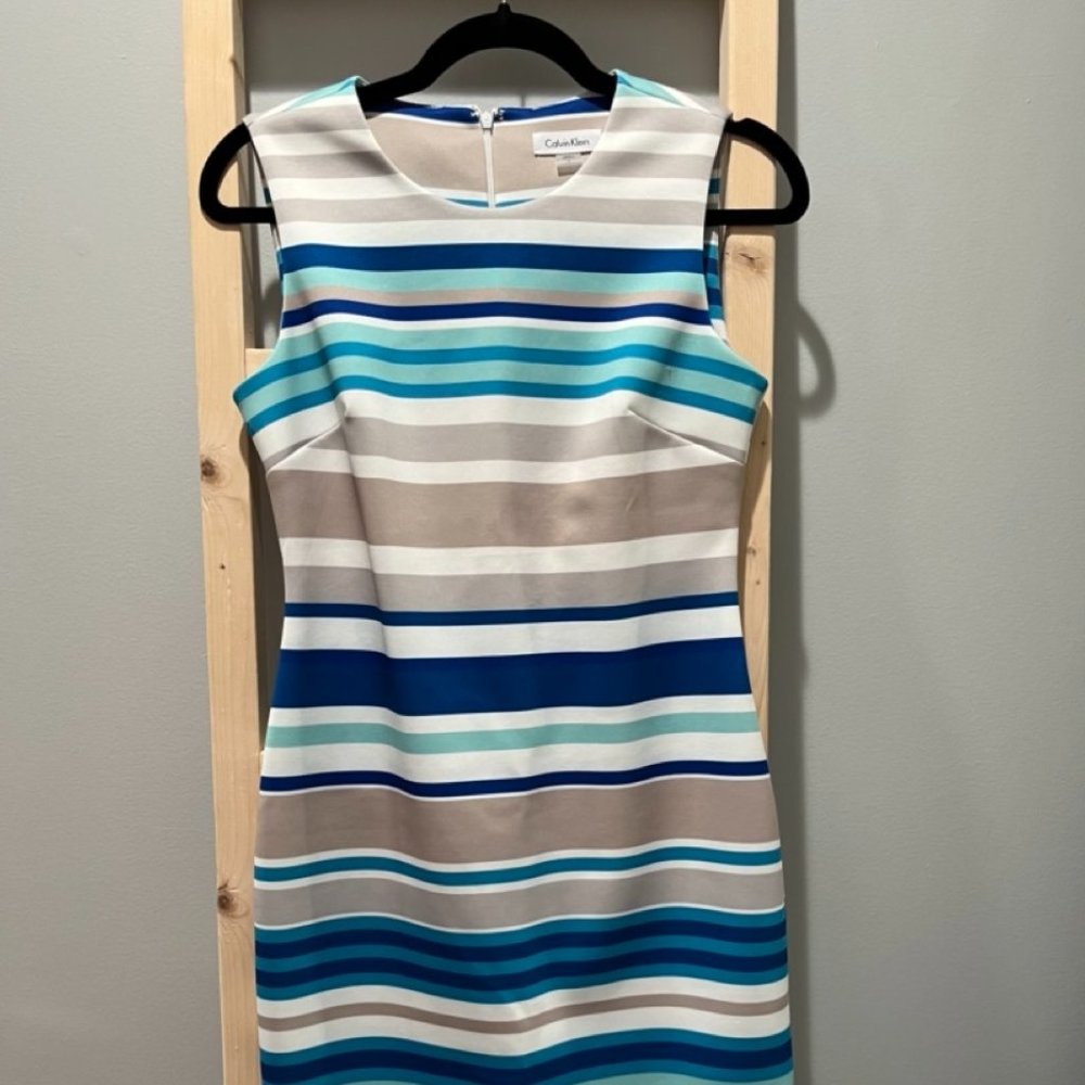 Calvin Klein Blue/Beige Dress in Size 4